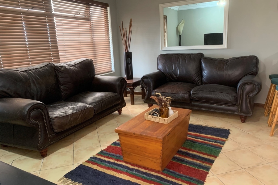 To Let 2 Bedroom Property for Rent in Mossel Bay Central Western Cape